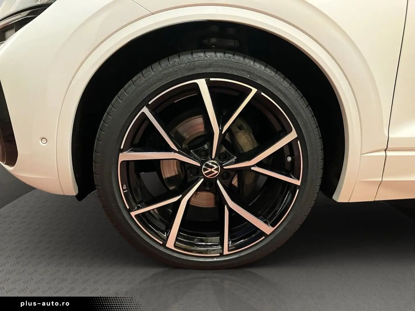 Touareg 3.0 TDI 4Motion R-Line Pano AHK Navi ACC