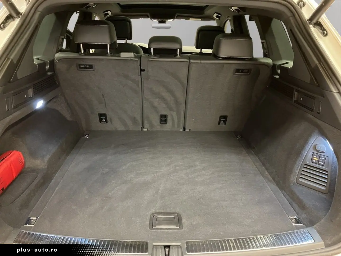 Touareg 3.0 TDI 4Motion R-Line Pano AHK Navi ACC