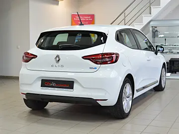 RENAULT CLIO 1.6 E-TECH HYBRID AUTOMATIC