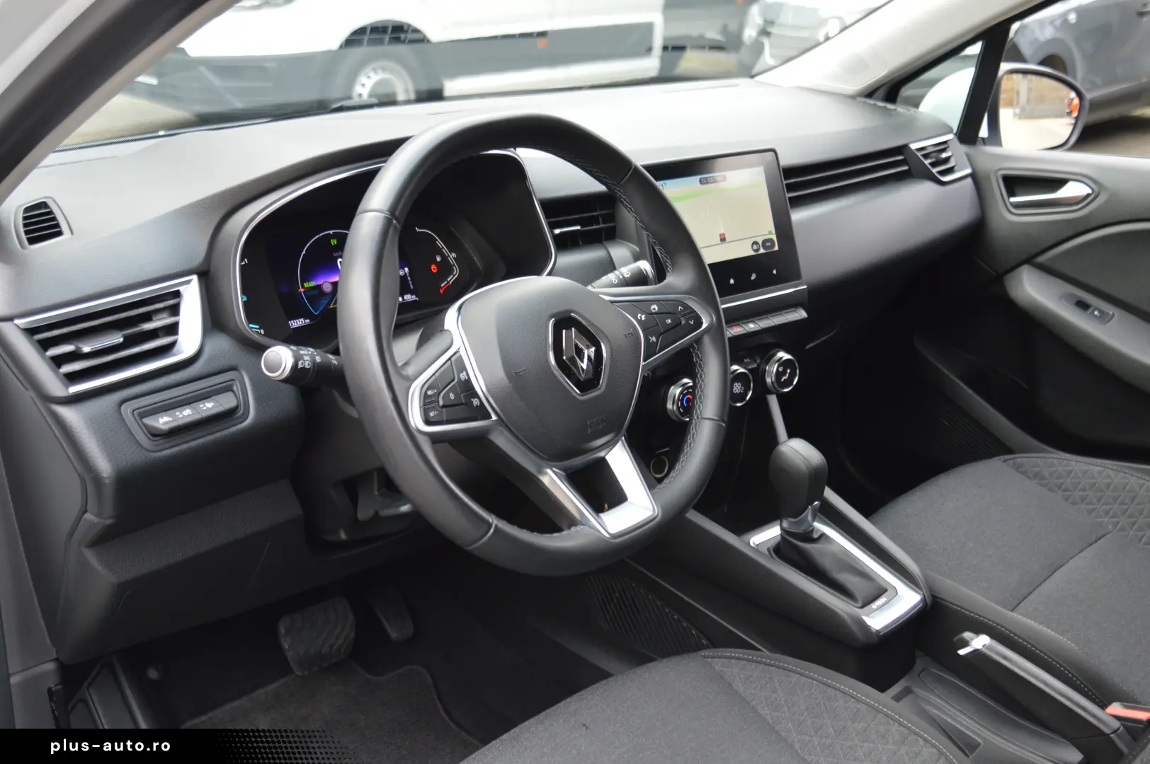 RENAULT CLIO 1.6 E-TECH HYBRID AUTOMATIC