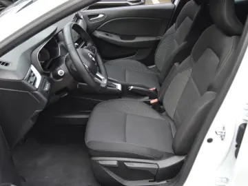 RENAULT CLIO 1.6 E-TECH HYBRID AUTOMATIC