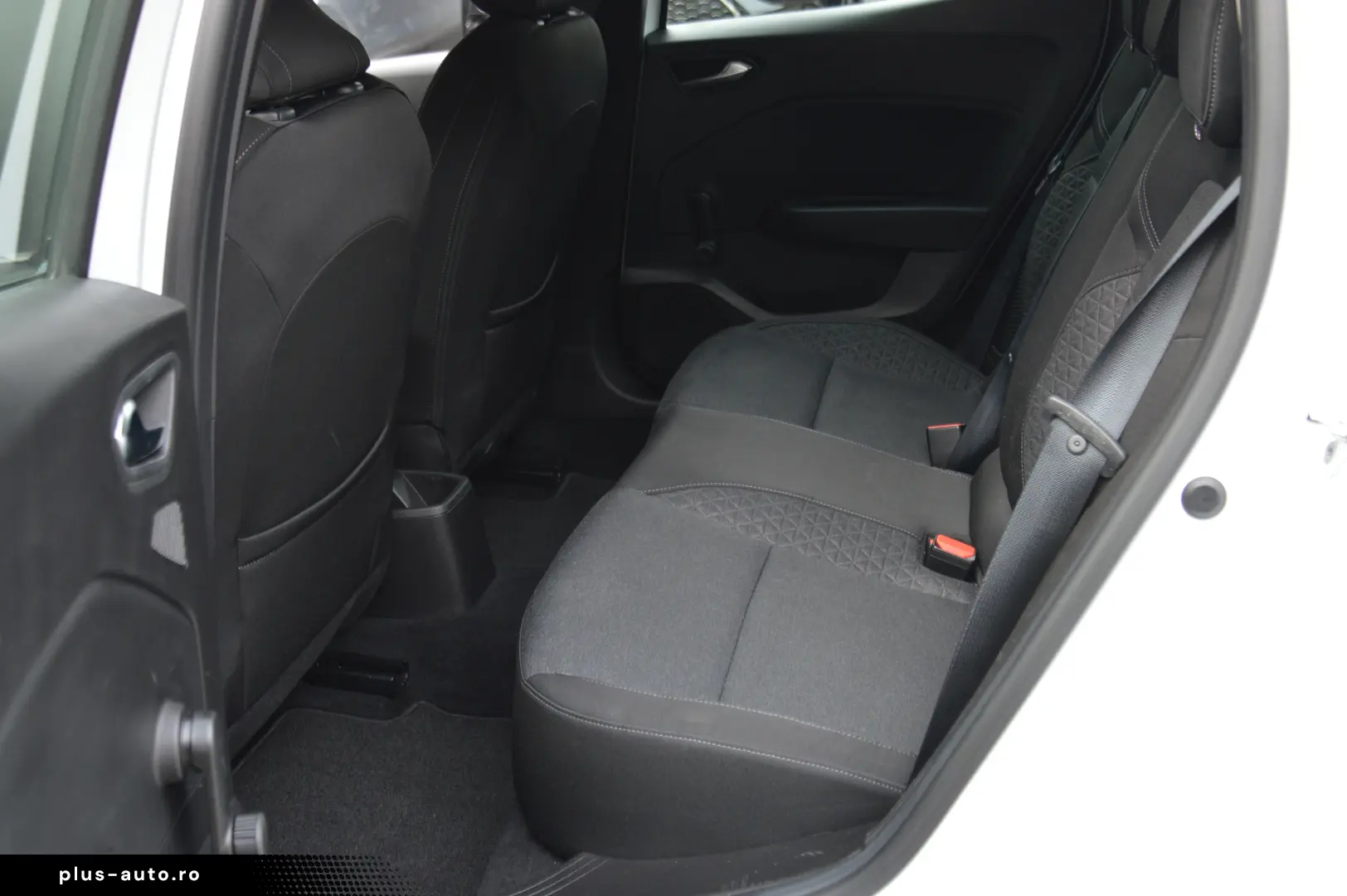 RENAULT CLIO 1.6 E-TECH HYBRID AUTOMATIC