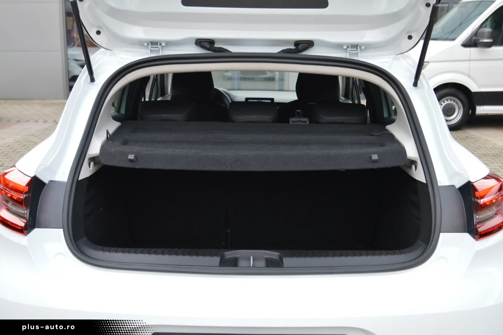 RENAULT CLIO 1.6 E-TECH HYBRID AUTOMATIC