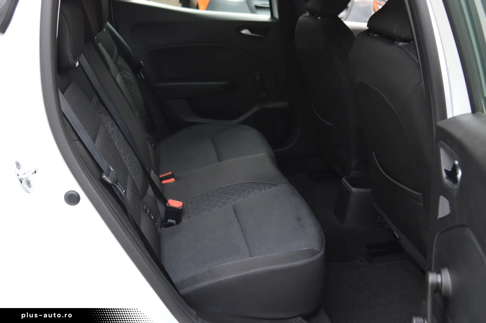 RENAULT CLIO 1.6 E-TECH HYBRID AUTOMATIC