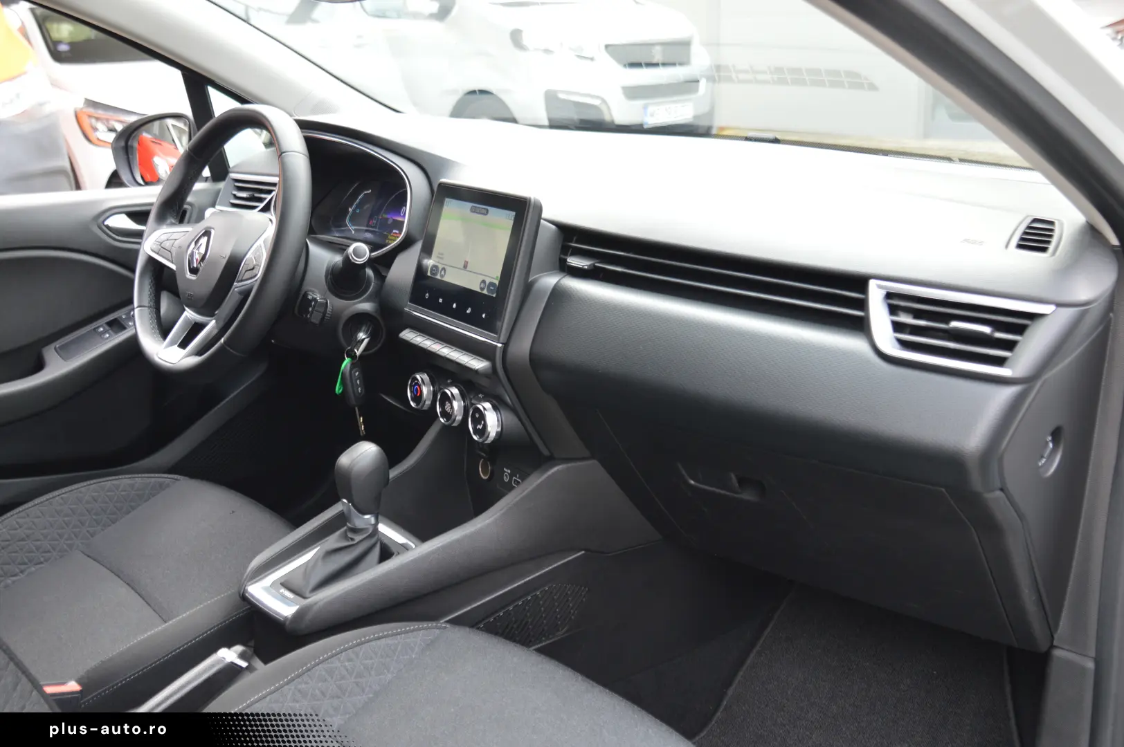 RENAULT CLIO 1.6 E-TECH HYBRID AUTOMATIC