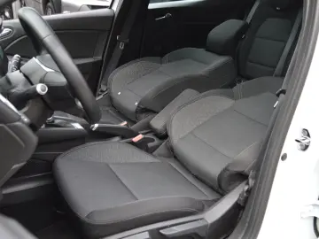 RENAULT CLIO 1.6 E-TECH HYBRID AUTOMATIC