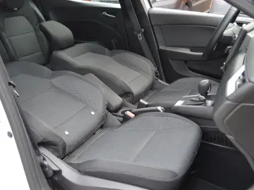 RENAULT CLIO 1.6 E-TECH HYBRID AUTOMATIC