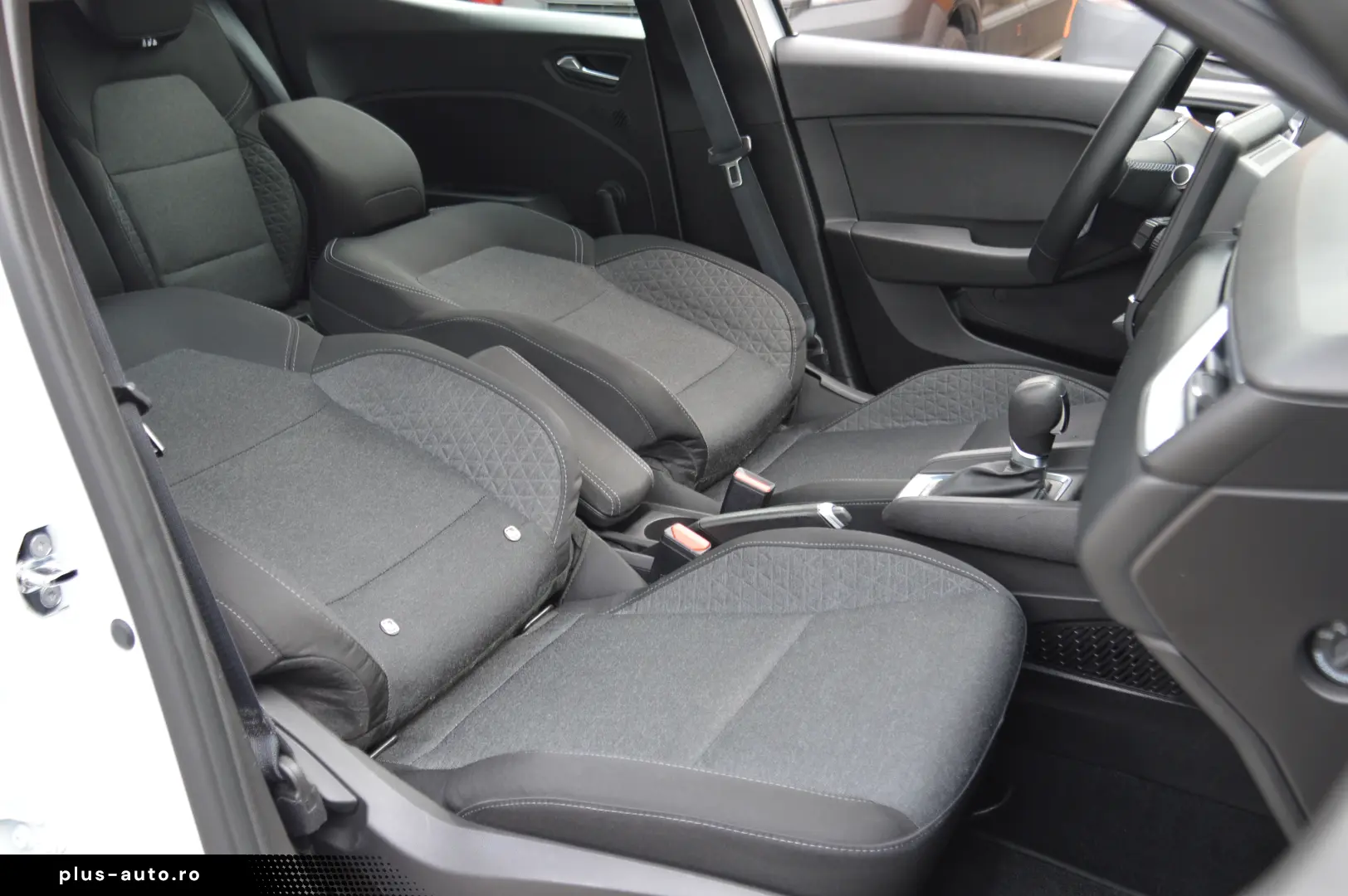 RENAULT CLIO 1.6 E-TECH HYBRID AUTOMATIC