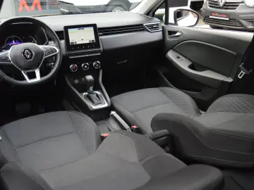 RENAULT CLIO 1.6 E-TECH HYBRID AUTOMATIC