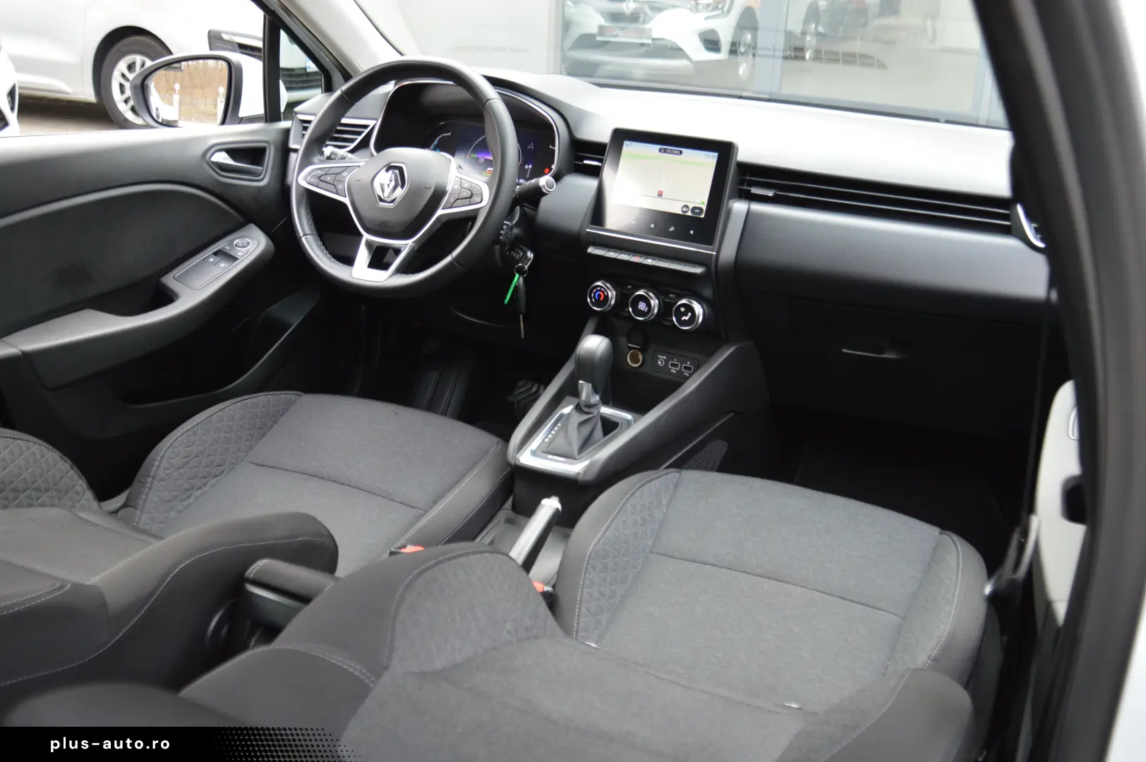 RENAULT CLIO 1.6 E-TECH HYBRID AUTOMATIC