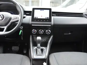 RENAULT CLIO 1.6 E-TECH HYBRID AUTOMATIC