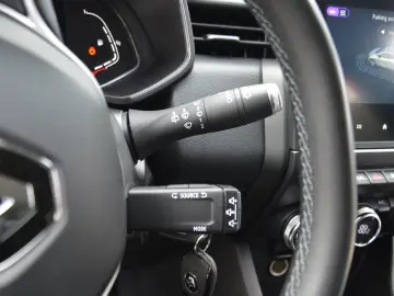 RENAULT CLIO 1.6 E-TECH HYBRID AUTOMATIC