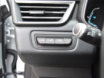 RENAULT CLIO 1.6 E-TECH HYBRID AUTOMATIC