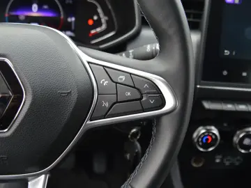 RENAULT CLIO 1.6 E-TECH HYBRID AUTOMATIC