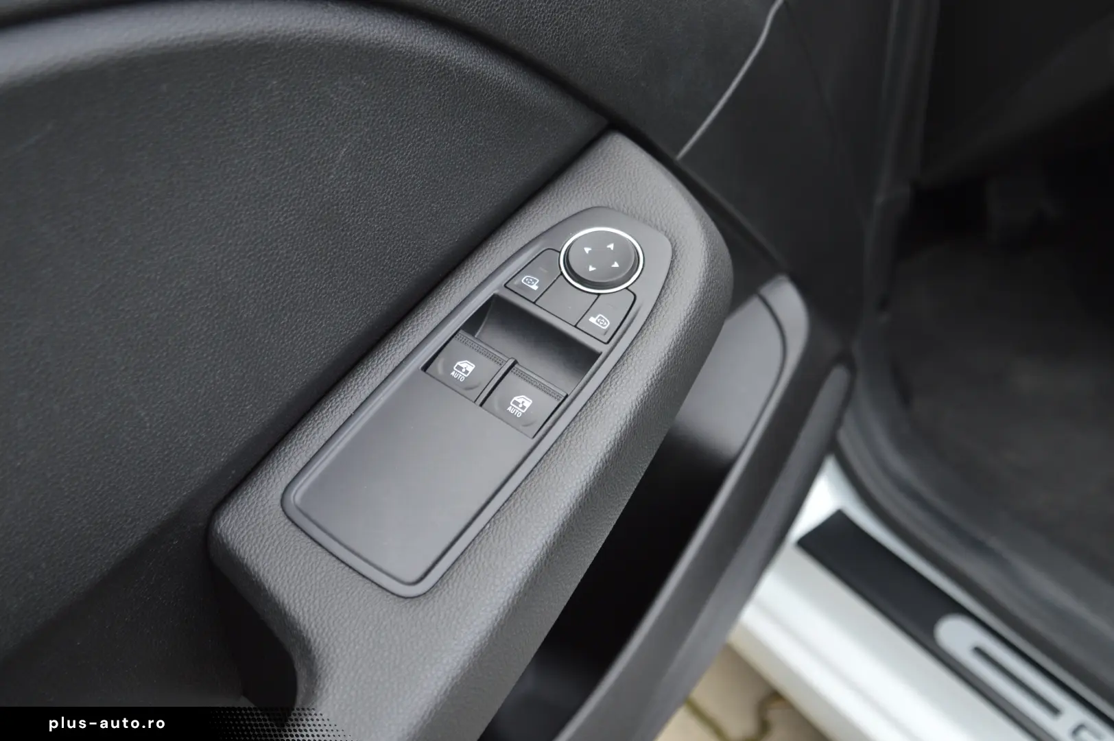 RENAULT CLIO 1.6 E-TECH HYBRID AUTOMATIC