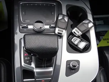 AUDI Q7 50 TDI MILDHYBRID 7 LOCURI 2019