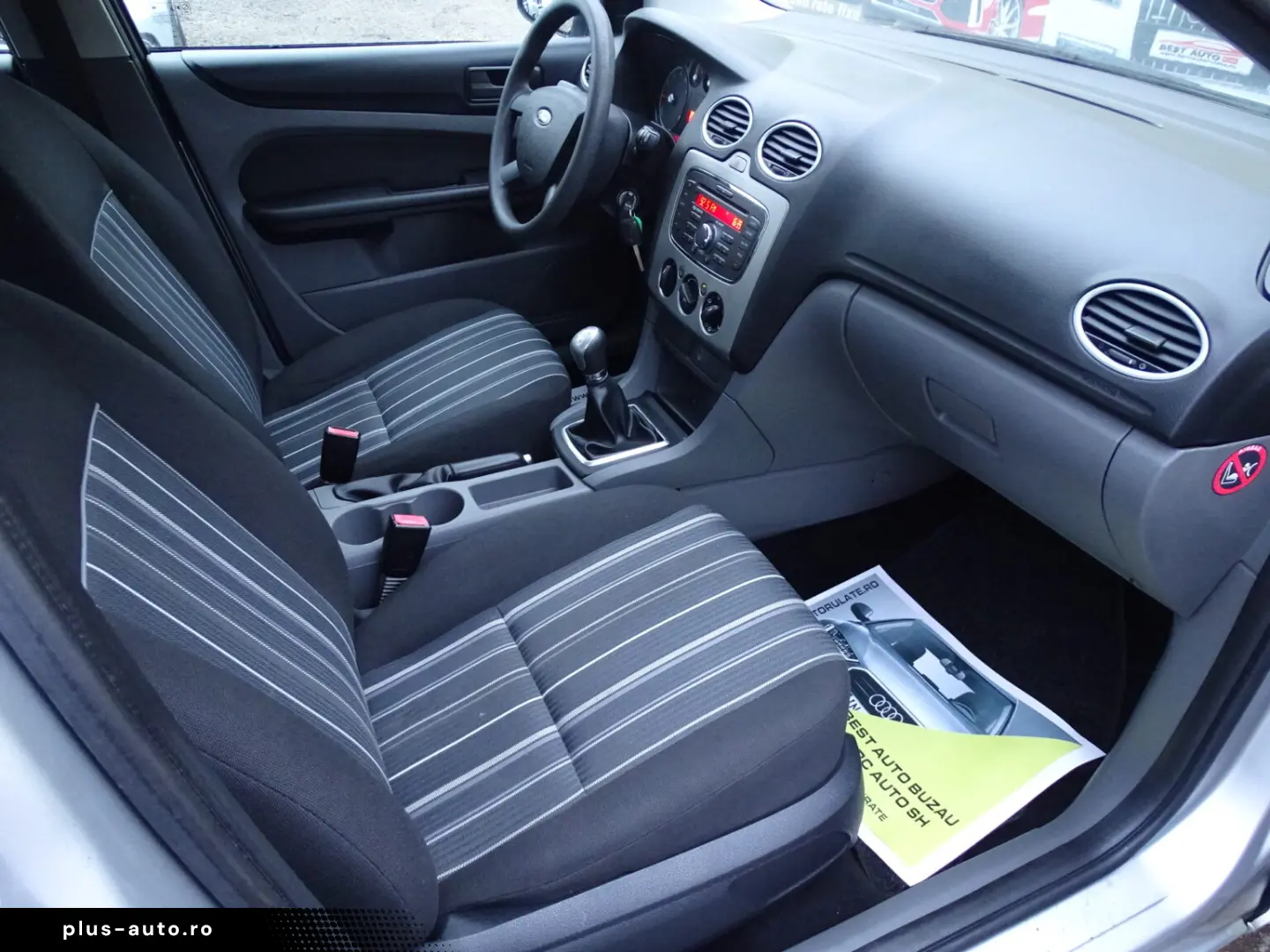 FORD FOCUS 1.4 MPI 2010