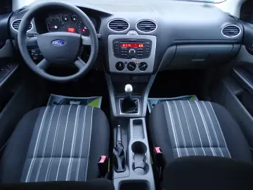 FORD FOCUS 1.4 MPI 2010