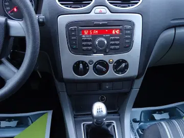 FORD FOCUS 1.4 MPI 2010