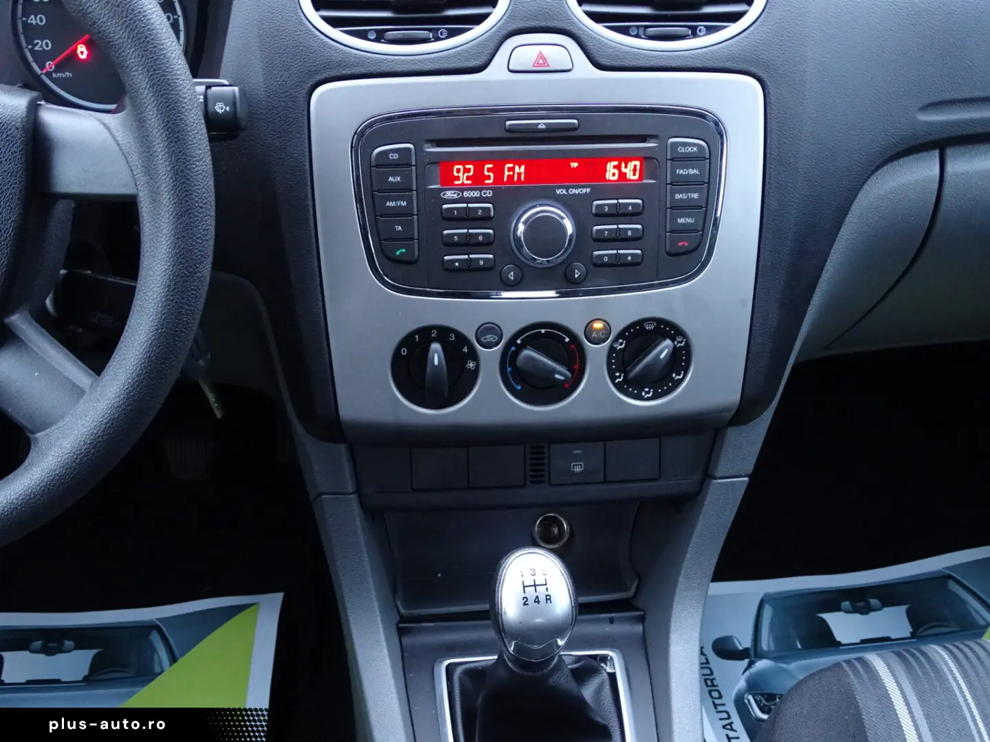 FORD FOCUS 1.4 MPI 2010