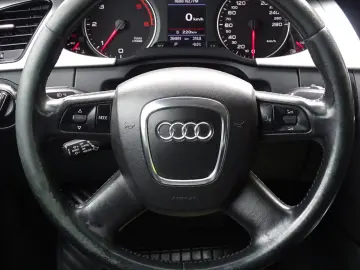 AUDI A4 B8 2.0 TDI AUTOMAT