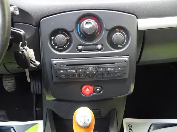 RENAULT CLIO 1.2 BENZINA 2009