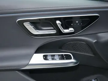 E 400 e 4MATIC AMG Night DISTRONIC 360 Kamera