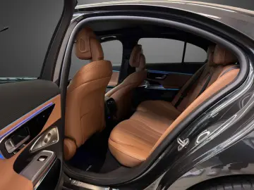 E 200 4M AMG Pano NIGHT LP 94135 - L. Braun 20