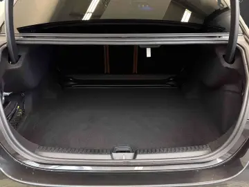 E 200 4M AMG Pano NIGHT LP 94135 - L. Braun 20