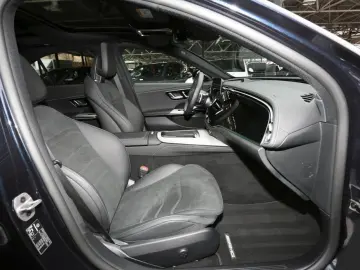 E 400 e 4M AMG Panorama Burmester Memory 360