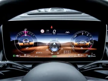 GLC 400 e 4M AMG-Sport Pano AHK Memo 360 HUD 19'