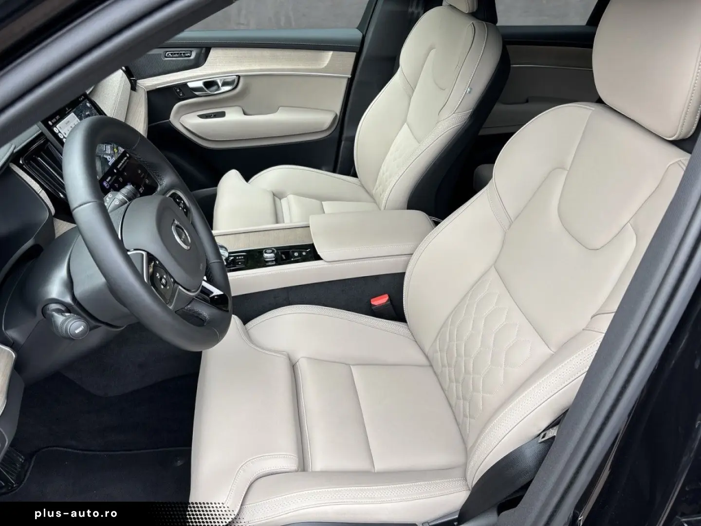 XC90 T8 AWD Plus Dark Plug-In 360