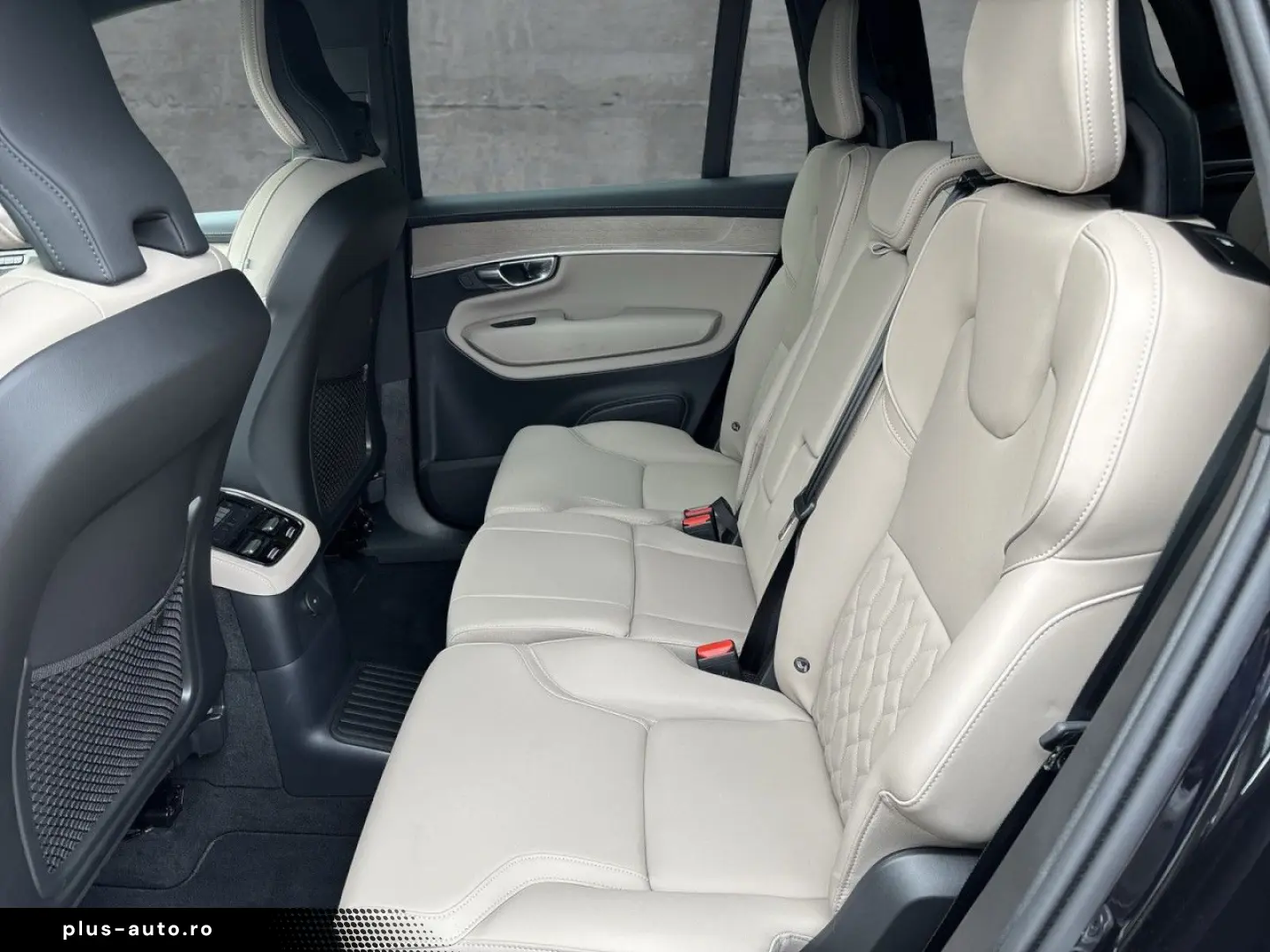 XC90 T8 AWD Plus Dark Plug-In 360