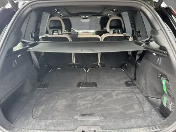 XC90 T8 AWD Plus Dark Plug-In 360