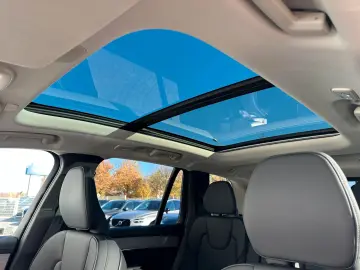 XC90 T8 Facelift Plus Bright