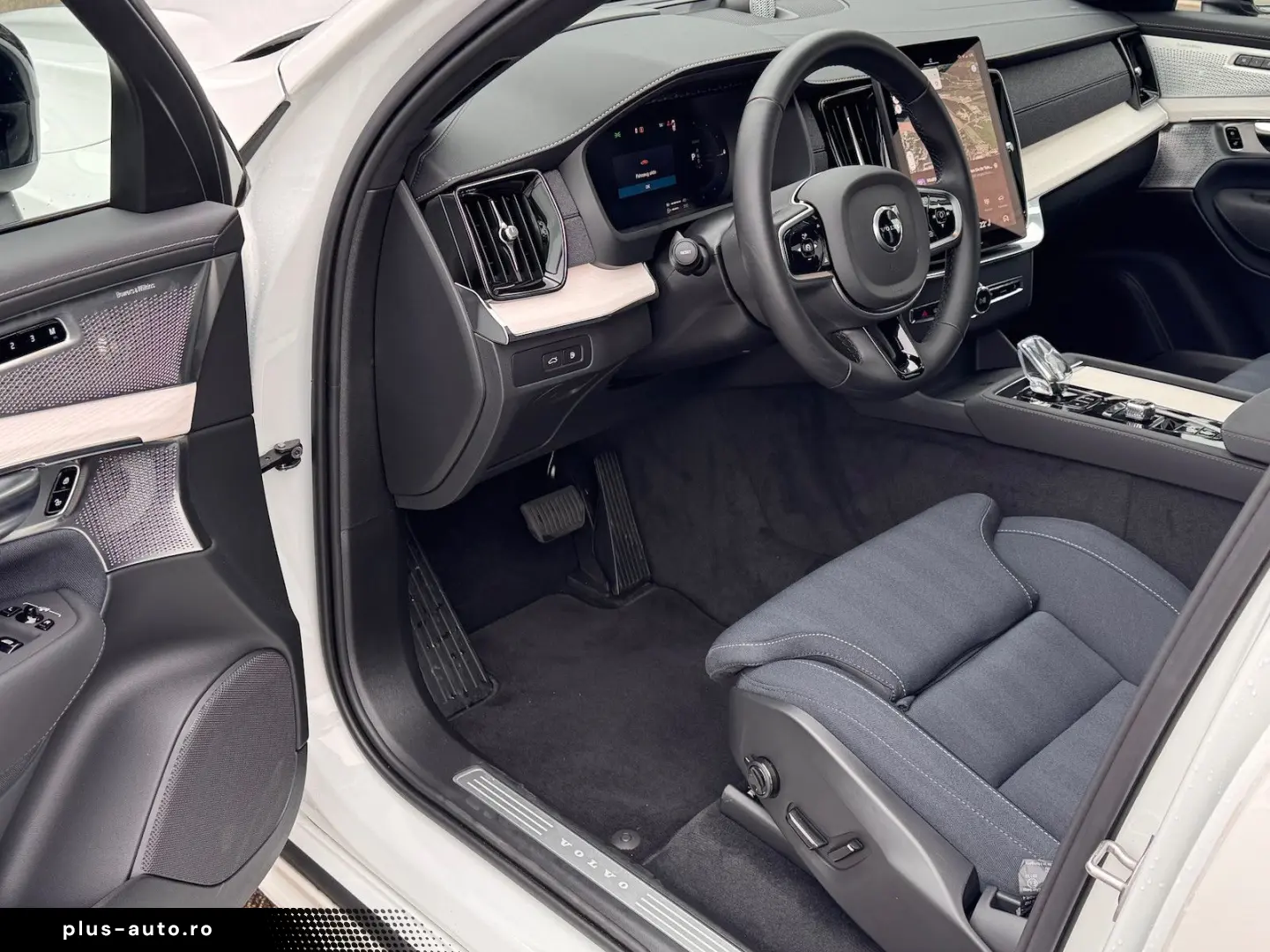 XC90 T8 Ultra Dark BOWERS 360