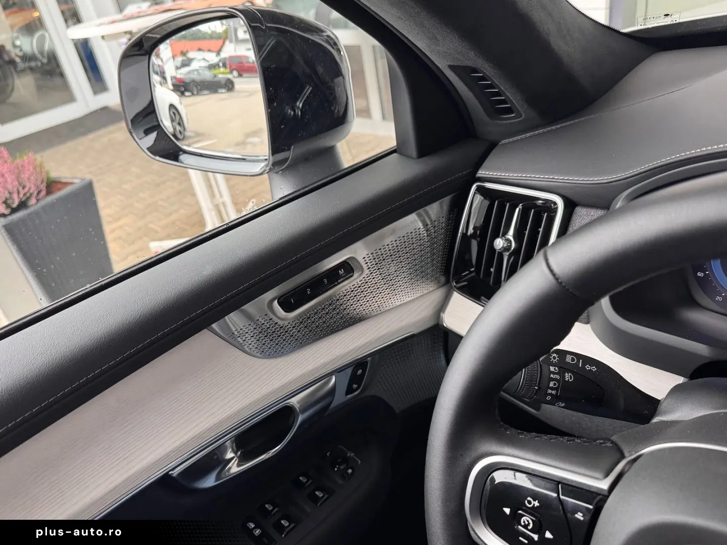 XC90 T8 Ultra Dark BOWERS 360