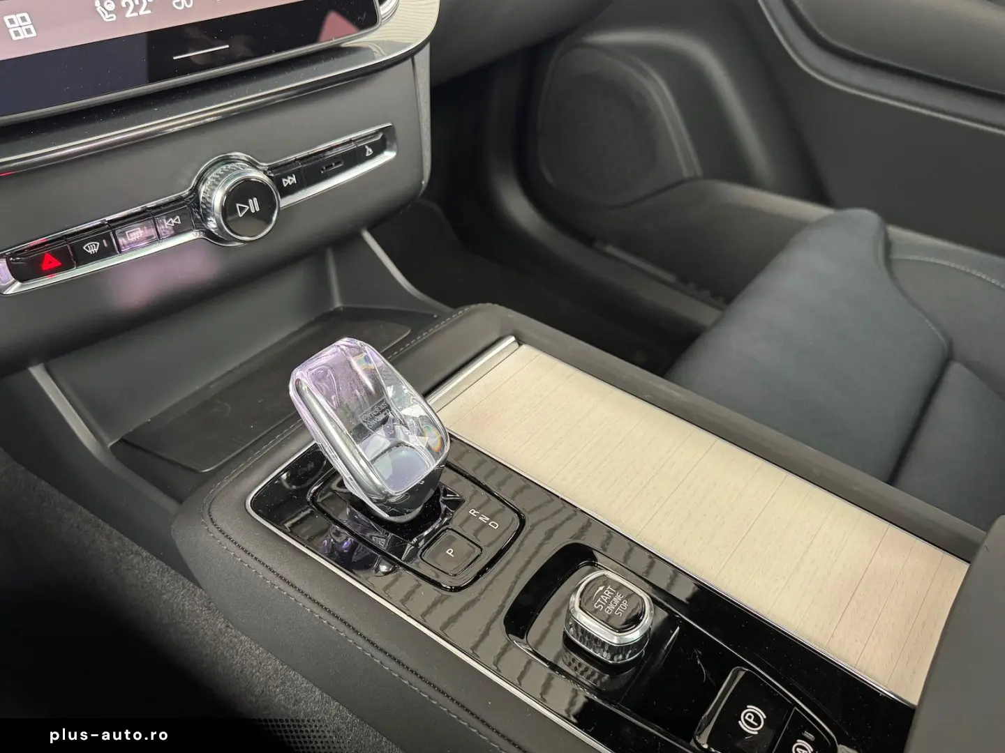 XC90 T8 Ultra Dark BOWERS 360