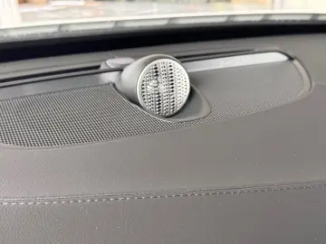 XC90 T8 Ultra Dark BOWERS 360