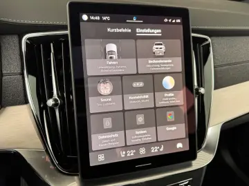 XC90 T8 Ultra Dark BOWERS 360