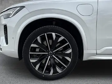 XC90 T8 AWD Plus Dark Plug-In Hybrid