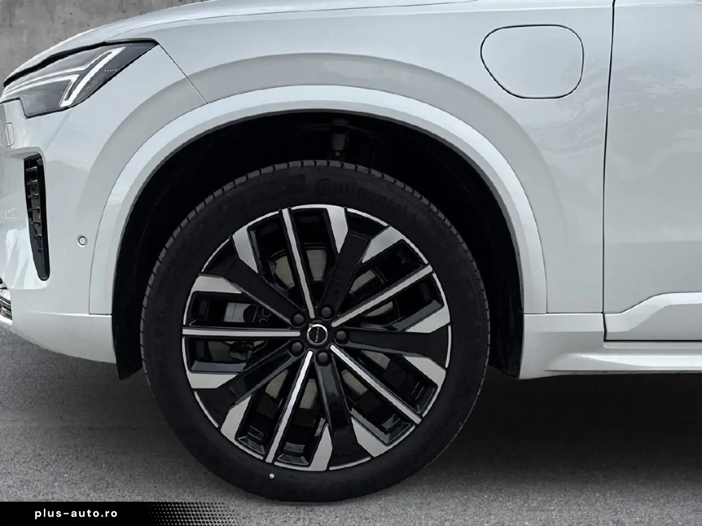 XC90 T8 AWD Plus Dark Plug-In Hybrid