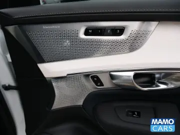 XC90 T8 AWD Ultra Dark BOWERS 360 AirSusp TowHook