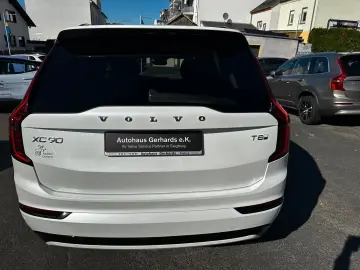 XC90 T8 PlusDark FaceLift7-Sitzer Pano360 Luftfa