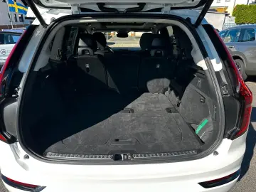 XC90 T8 PlusDark FaceLift7-Sitzer Pano360 Luftfa