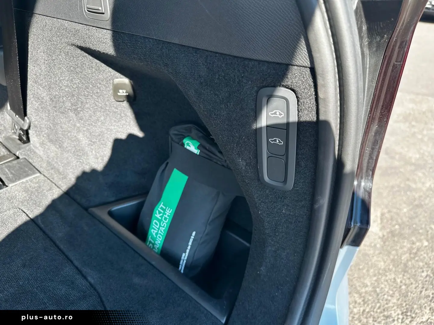 XC90 T8 PlusDark FaceLift7-Sitzer Pano360 Luftfa