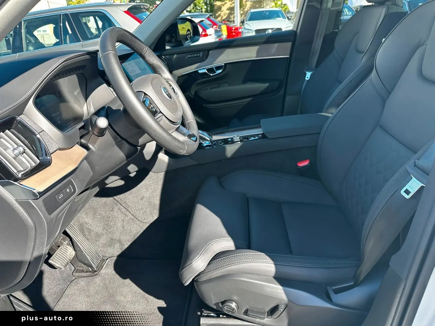 XC90 T8 PlusDark FaceLift7-Sitzer Pano360 Luftfa