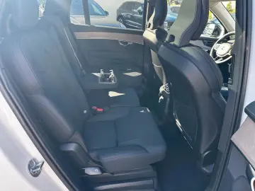 XC90 T8 PlusDark FaceLift7-Sitzer Pano360 Luftfa