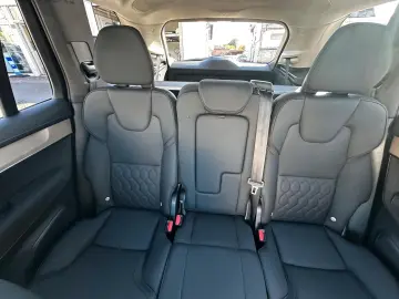 XC90 T8 PlusDark FaceLift7-Sitzer Pano360 Luftfa