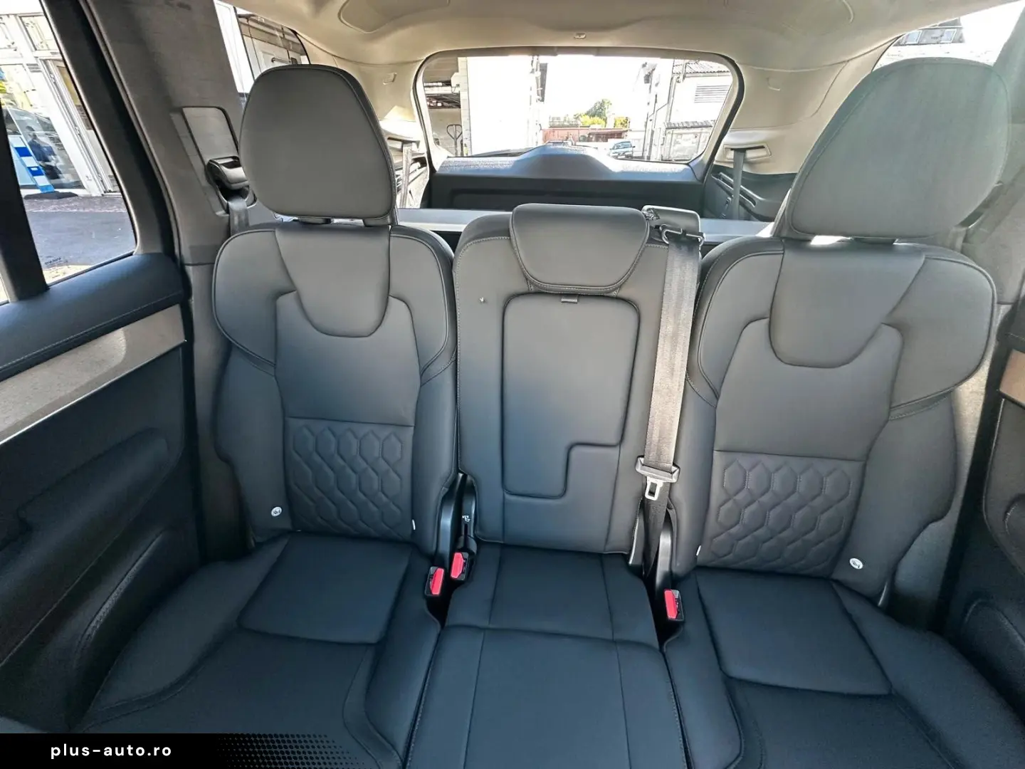 XC90 T8 PlusDark FaceLift7-Sitzer Pano360 Luftfa